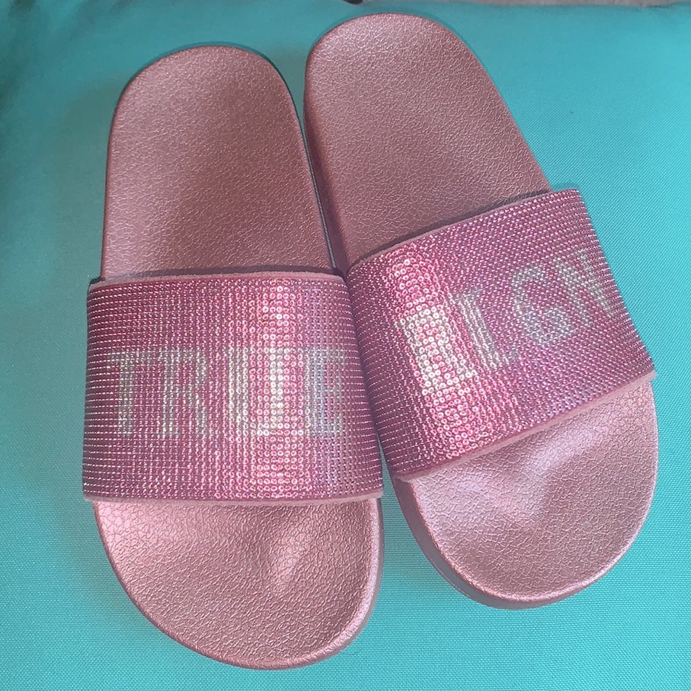 True Religion sparkly slides. Cool, pink can be dressed up or down!